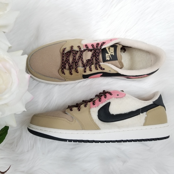 Giày Nike Wmns Air Jordan 1 Retro Low Fleece 'Parachute Beige' AQ0828-200 - Ảnh 5