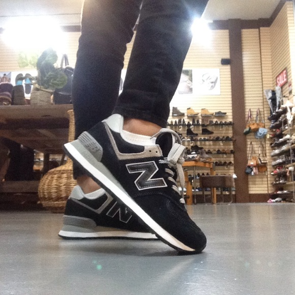 Giày New Balance Wmns 574 'Core Black' WL574EB - Ảnh 3