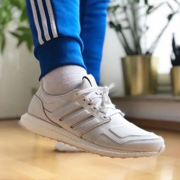 Alternative view of Giày Adidas UltraBoost White Leather EF1355