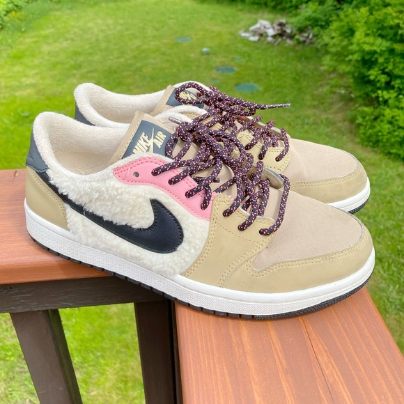 Giày Nike Wmns Air Jordan 1 Retro Low Fleece 'Parachute Beige' AQ0828-200 - Ảnh 6