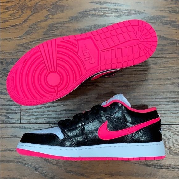 Giày Nike Air Jordan 1 Low GS 'Black Hyper Pink' 554723-061 - Ảnh 3