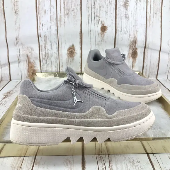 Giày Nike Wmns Air Jordan 1 Jester XX Low 'Atmosphere Grey' AV4050-002 - Ảnh 4