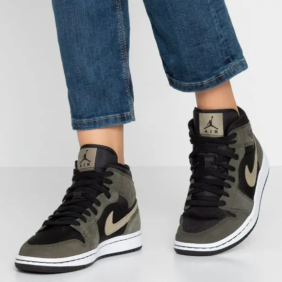 Alternative view of Giày Nike Wmns Air Jordan 1 Mid 'Olive' BQ6472-030