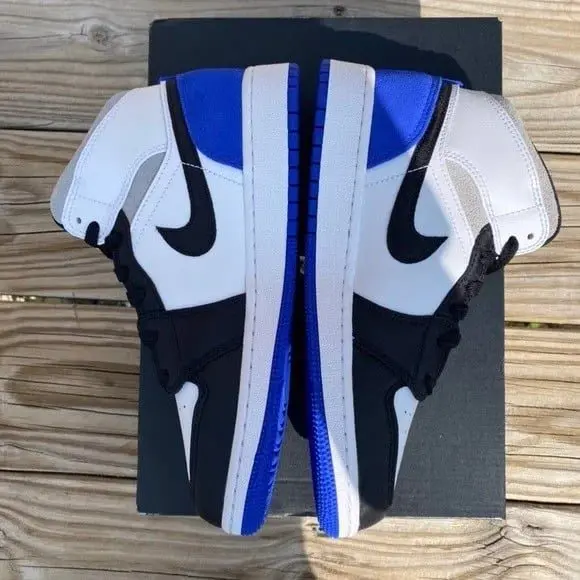 Giày Nike Air Jordan 1 Mid SE GS 'Royal Black Toe' BQ6931-102 - Ảnh 4