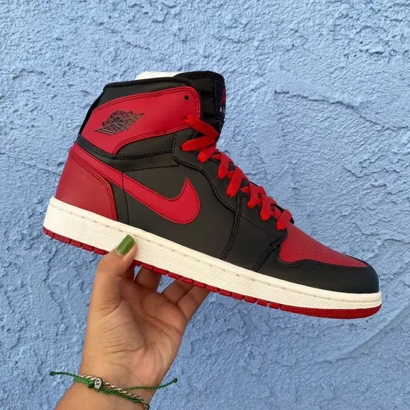Alternative view of Giày Nike Air Jordan 1 High Strap 'Bred' 342132-061