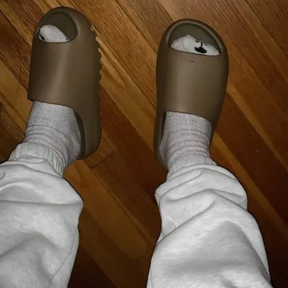Dép Adidas Yeezy Slides 'Soot' 2021 GX6141 - Ảnh 4