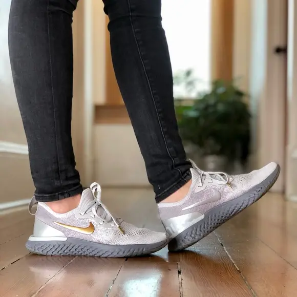 Alternative view of Giày Nike Wmns Epic React Flyknit Premium 'Vast Grey Gold' AV3048-070