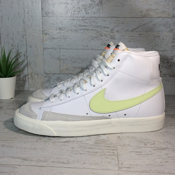 Giày Nike Wmns Blazer Mid '77 'Barely Volt' CZ1055-108 - Ảnh 3