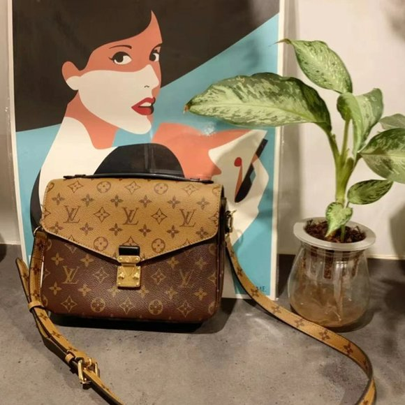 Túi Louis Vuitton Pochette Metis Monogram Reverse M44876 - Ảnh 3