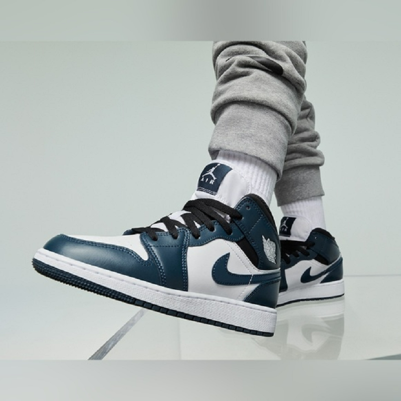 Giày Nike Air Jordan 1 Mid GS 'Armory Navy' 554725-411 - Ảnh 6