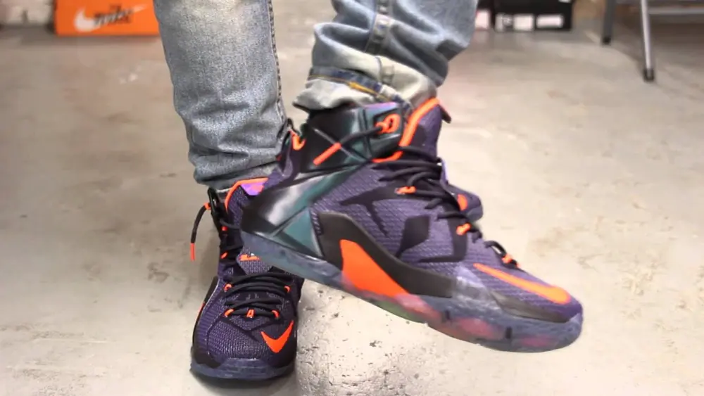 Alternative view of Giày Nike LeBron 12 'Instinct' 684593-583