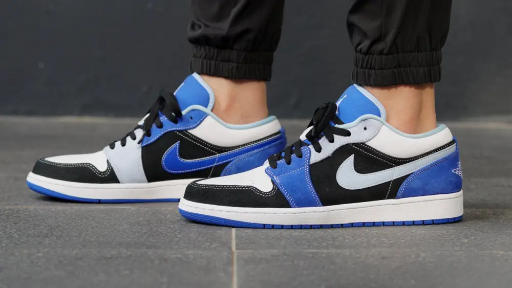 Alternative view of Giày Nike Air Jordan 1 Low 'Black Blue White' DH0206-400