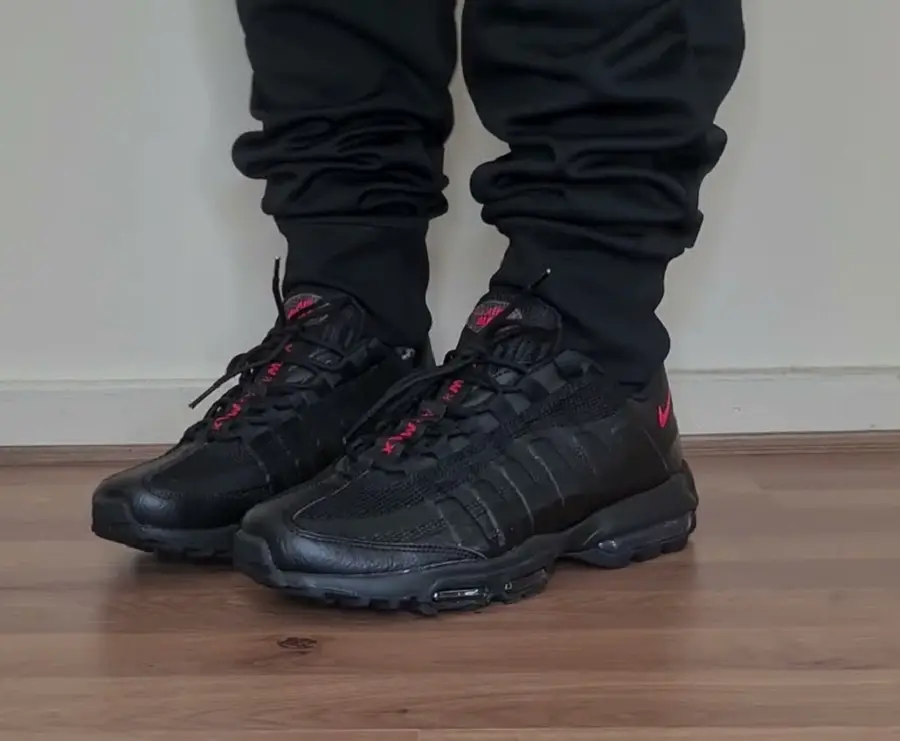 Giày Nike Air Max 95 Ultra 'Black Crimson' DX2658-001 - Ảnh 3