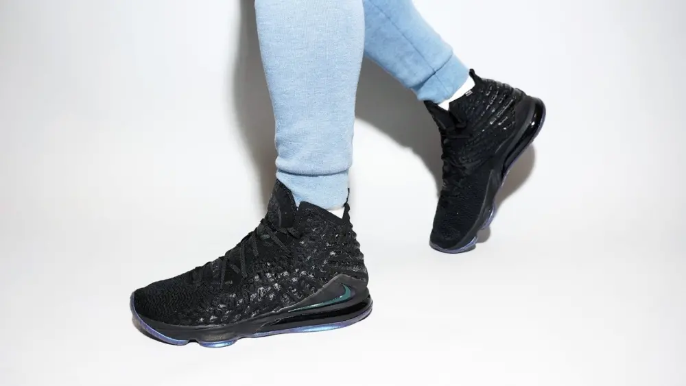 Alternative view of Giày Nike LeBron 17 EP 'Global Currency' BQ3178-001