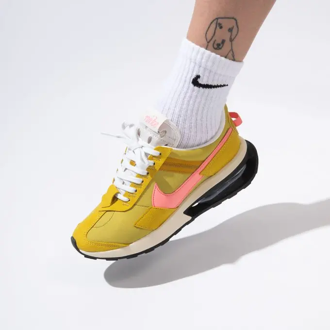 Alternative view of Giày Nike Wmns Air Max Pre-Day LX 'Dark Citron Pink Gaze' DH5676-300