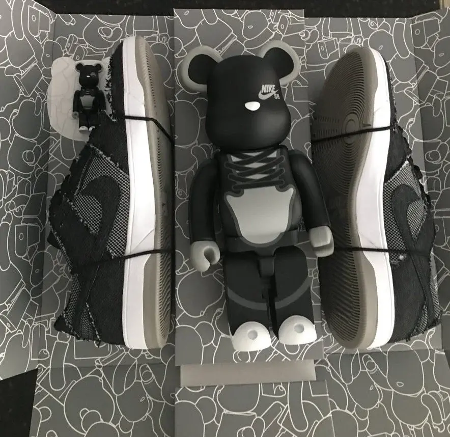 Alternative view of Giày Nike Medicom x SB Dunk Low Elite 'Bear Bick' 877063-002