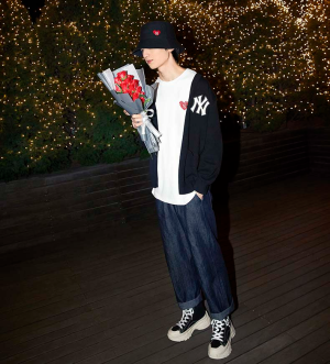 Alternative view of Áo MLB Heart Overfit White 31TSH1131-50W