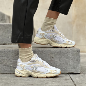 Alternative view of Giày New Balance 725V1 'Cream White' ML725T