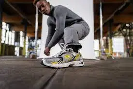 Giày New Balance 530 Retro Running 'Silver Yellow' MR530SC - Ảnh 3