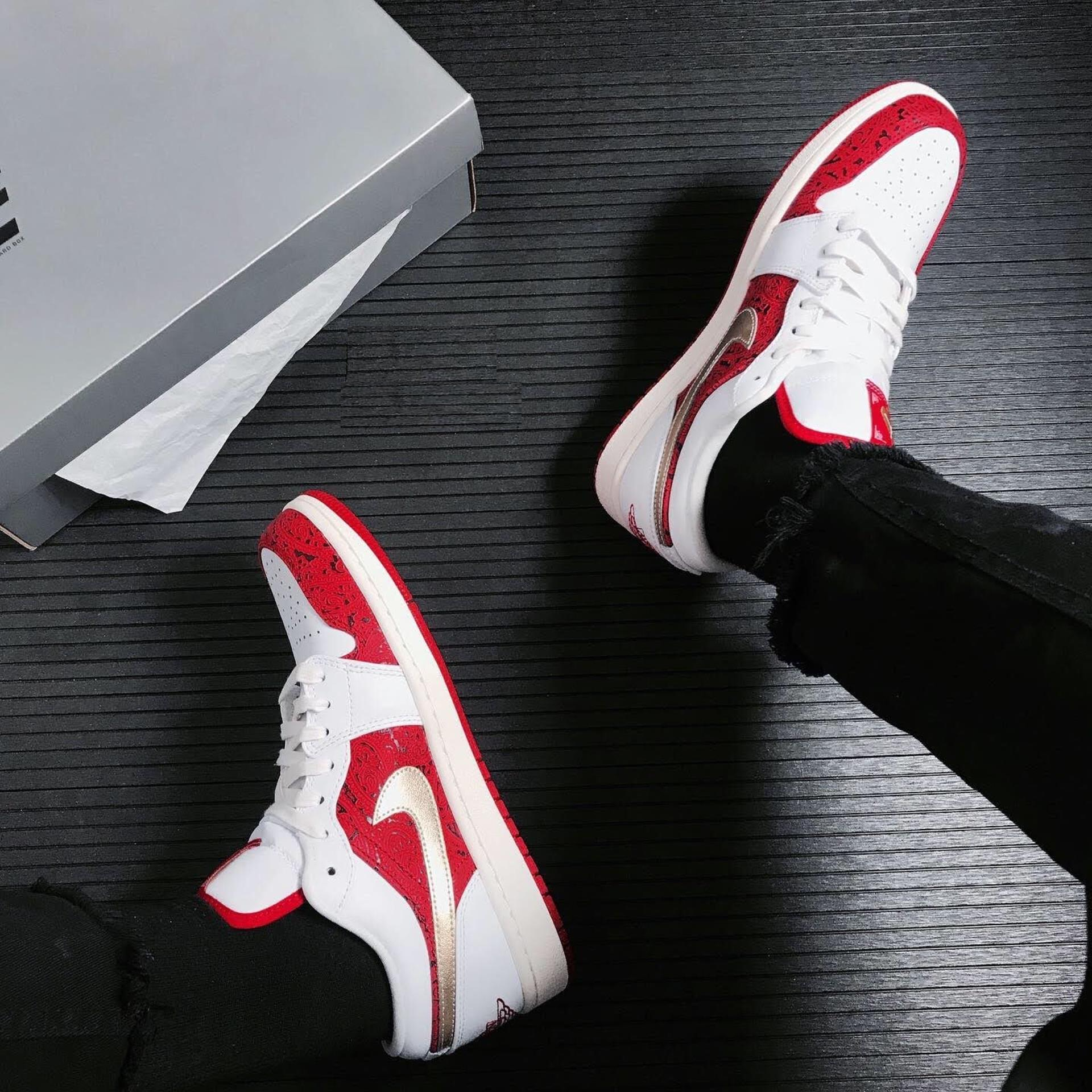 Giày Nike Air Jordan 1 Low Spades DJ5185-100 - Ảnh 8