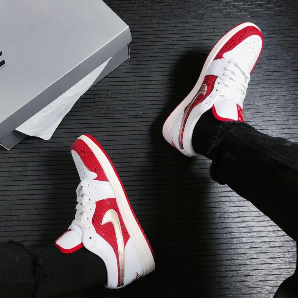 Giày Nike Air Jordan 1 Low Spades DJ5185-100 - Ảnh 8