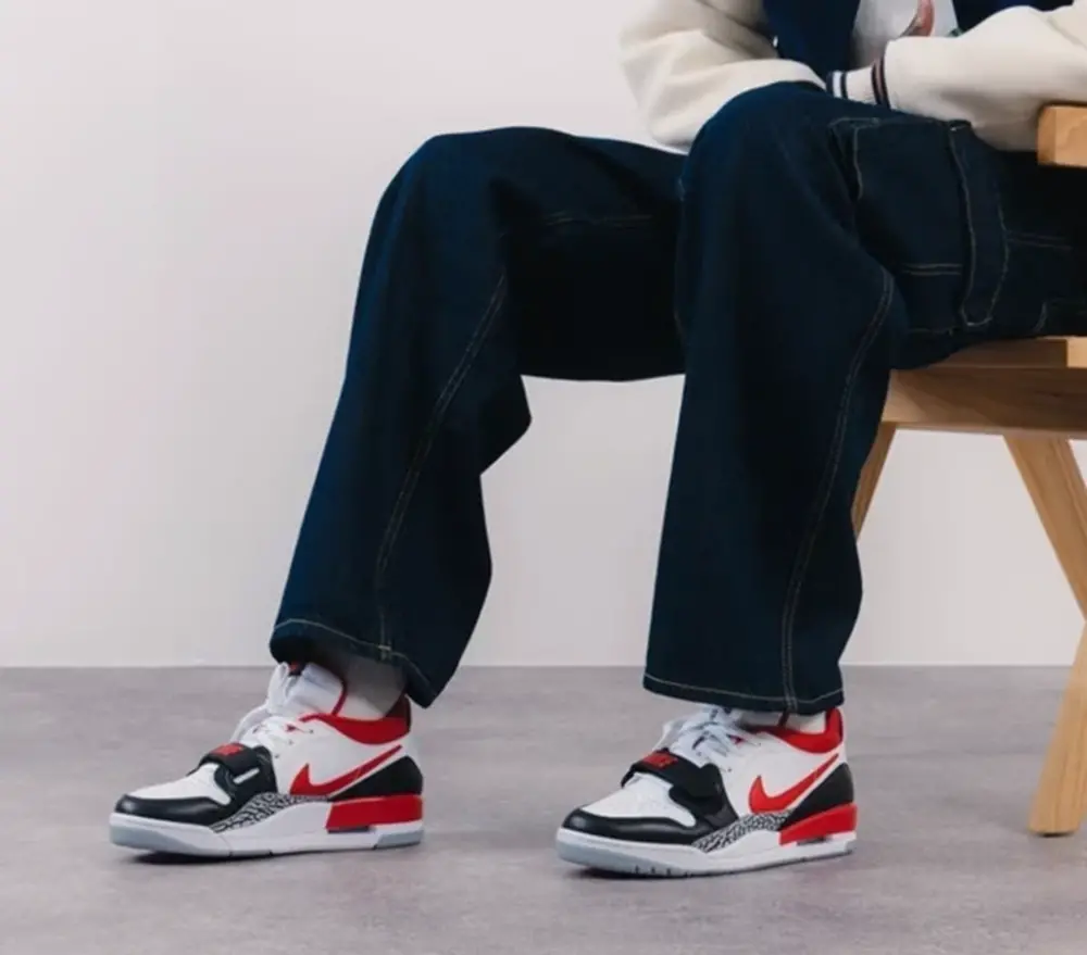 Alternative view of Giày Nike Air Jordan Legacy 312 Low 'Fire Red' CD7069-160
