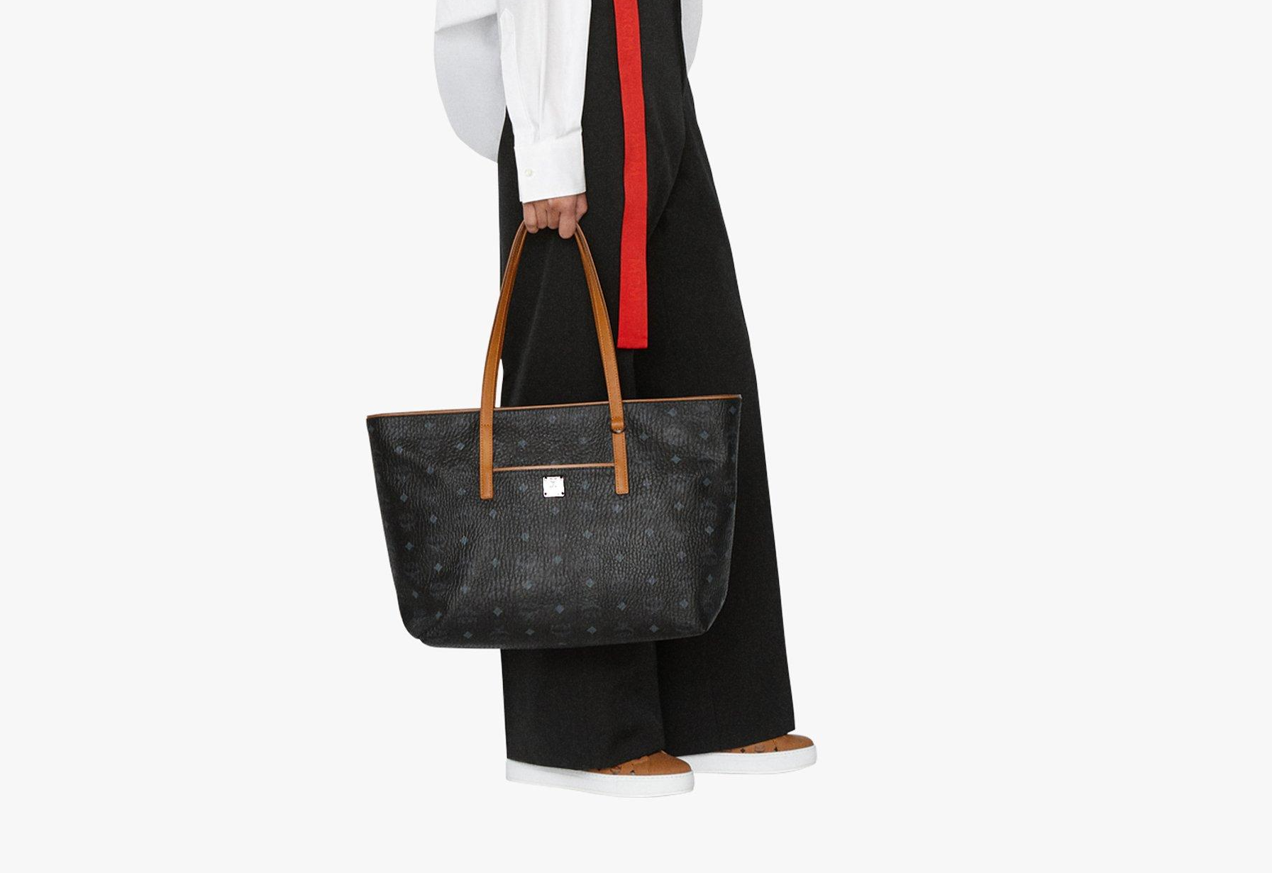 Túi MCM Anya Shopper in Visetos MWP9AVI61BK001 - Ảnh 2