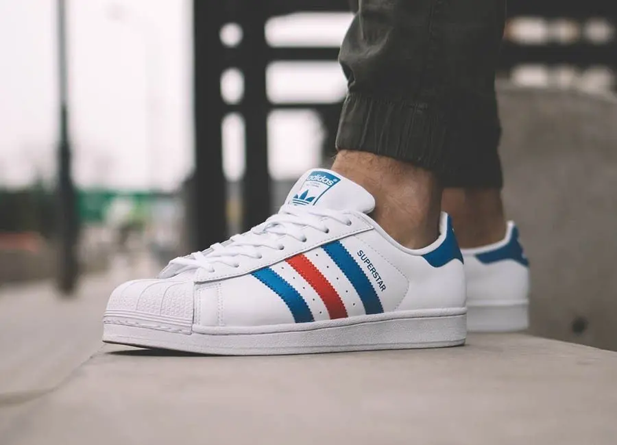 Alternative view of Giày Adidas Superstar 'White Red Blue' BB2246