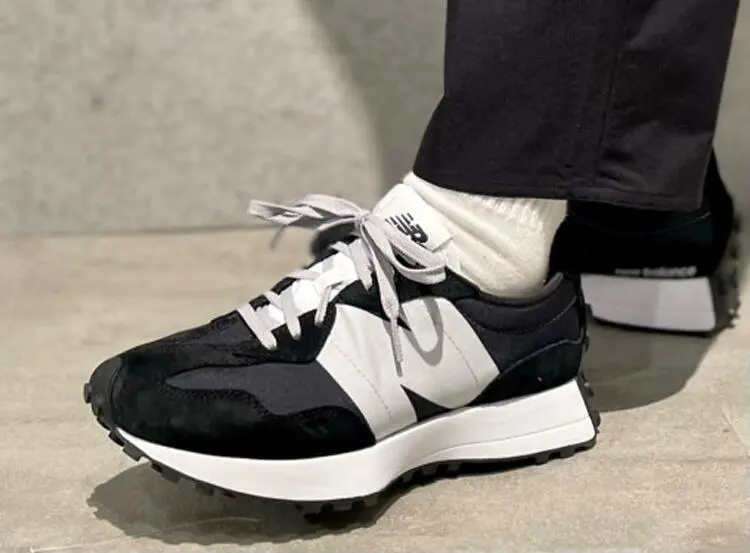 Alternative view of Giày New Balance 327 'Black White' MS327SAB