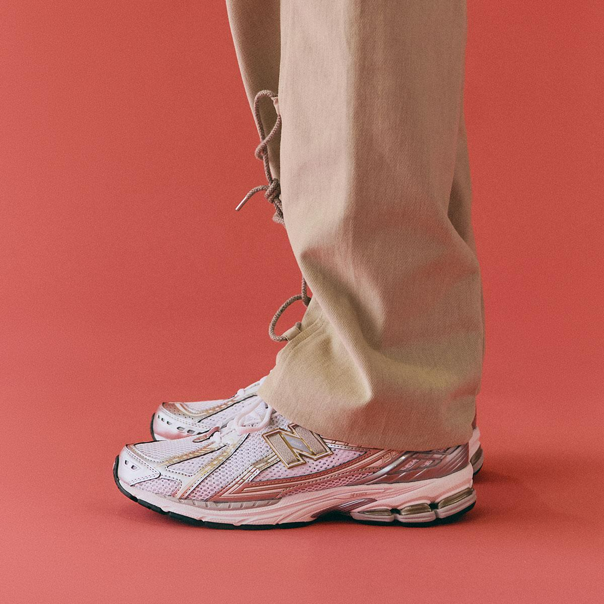 Giày New Balance 1906R 'White Silver Metallic' M1906RI - Ảnh 4