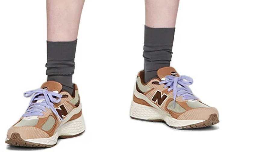 Giày New Balance 2002R 'SSENSE Corduroy' M2002RSS - Ảnh 2