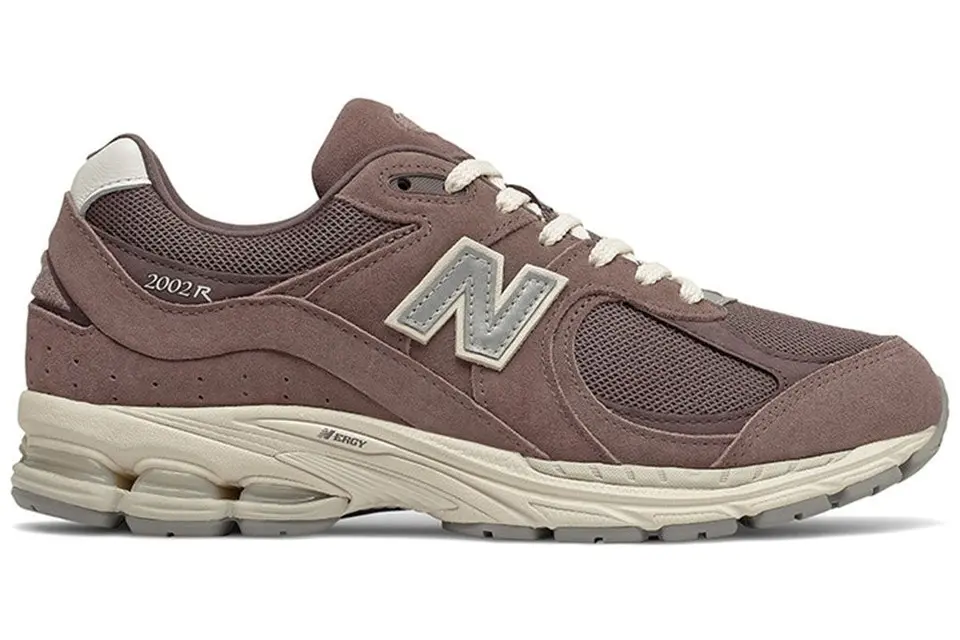 Giày New Balance 2002R 'Black Fig' M2002RHD