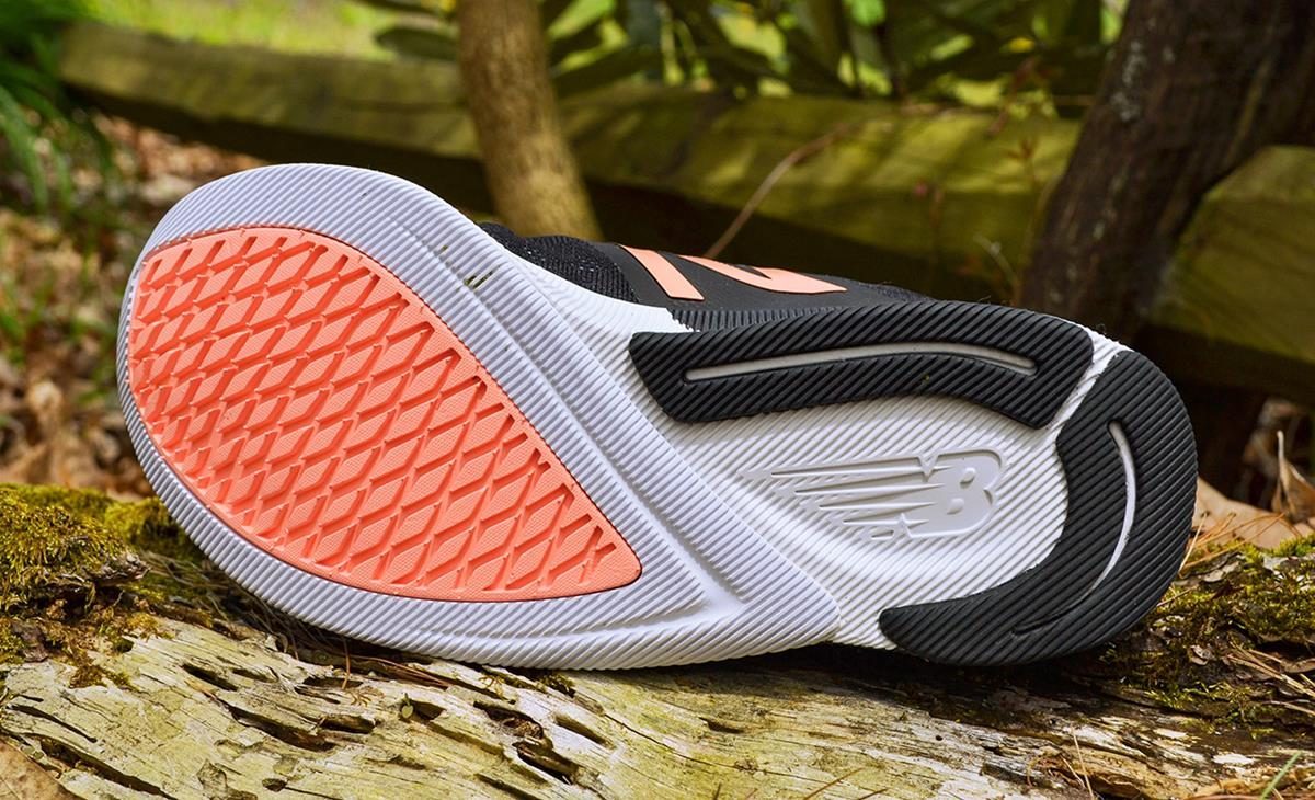 Giày New Balance FuelCell 890v8 Black Ginger Pink W890GM8 - Ảnh 4