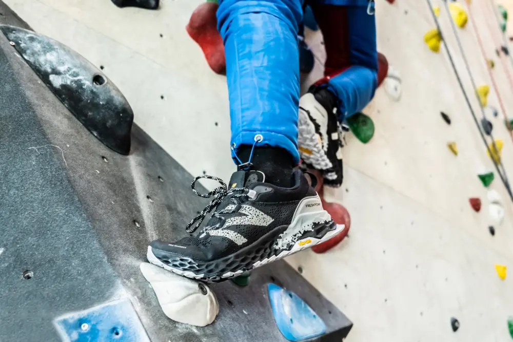 Alternative view of Giày New Balance Fresh Foam Hierro V5 'Black Gray' MTHIERK5