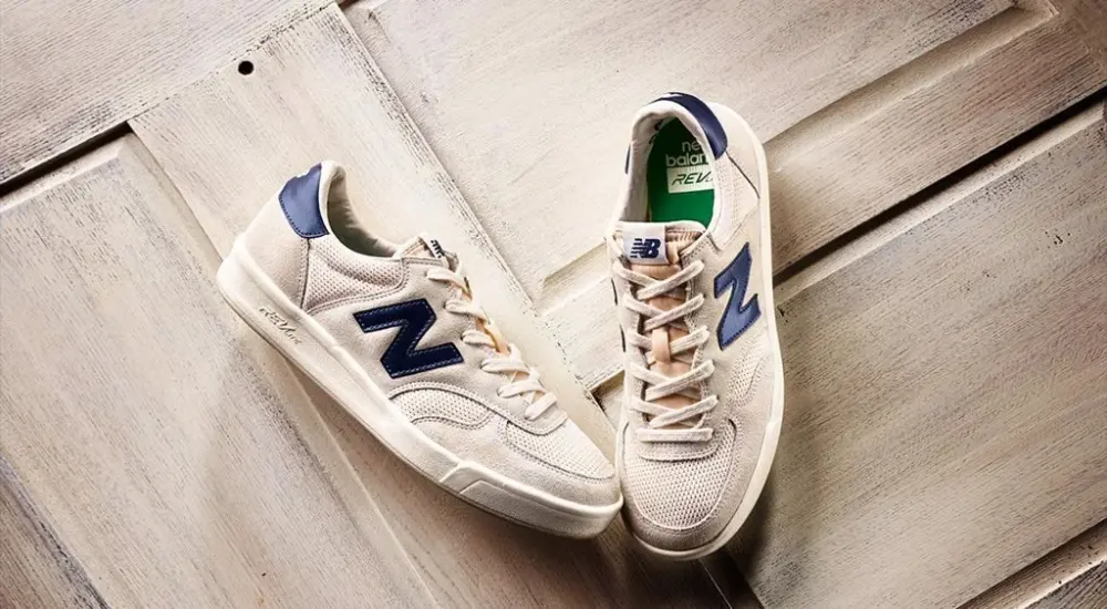 Alternative view of Giày New Balance 300 White Navy CRT300WA