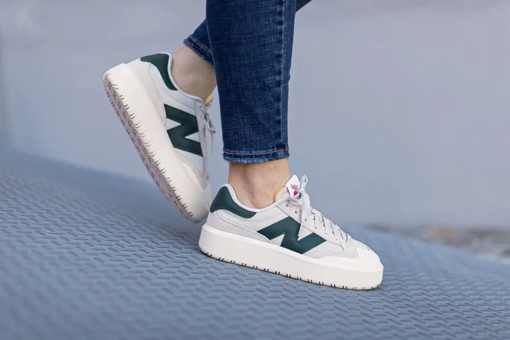 Giày New Balance 302 'White Nightwatch Green' CT302RA - Ảnh 3