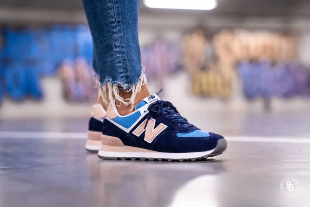 Alternative view of Giày New Balance 574 'Navy Pink' WL574WND