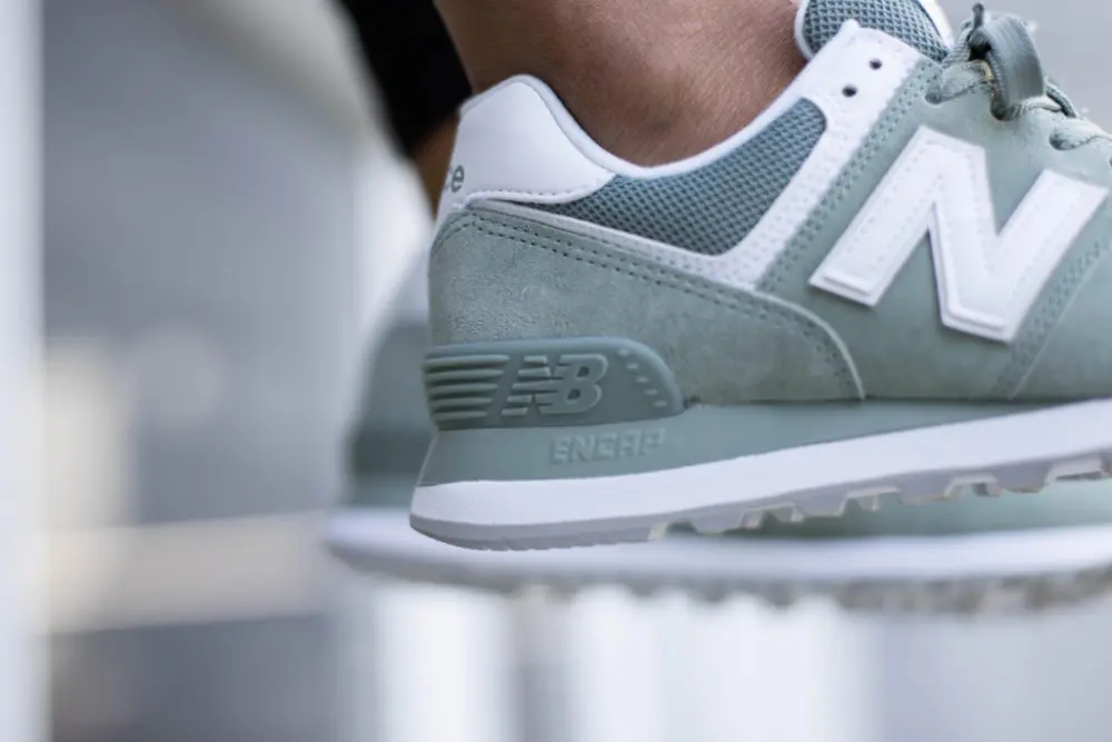 Alternative view of Giày New Balance Wmns 574 'Green White' WL574OAD