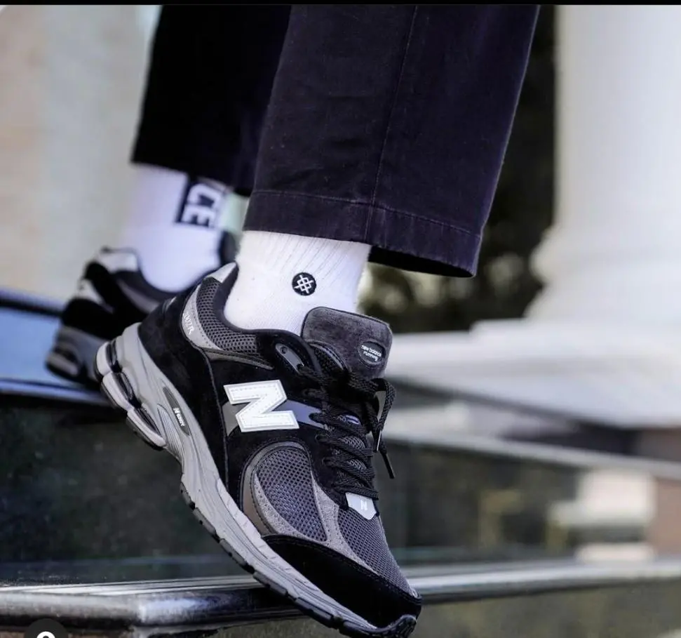 Alternative view of Giày New Balance 2002R Black Dark M2002RR1