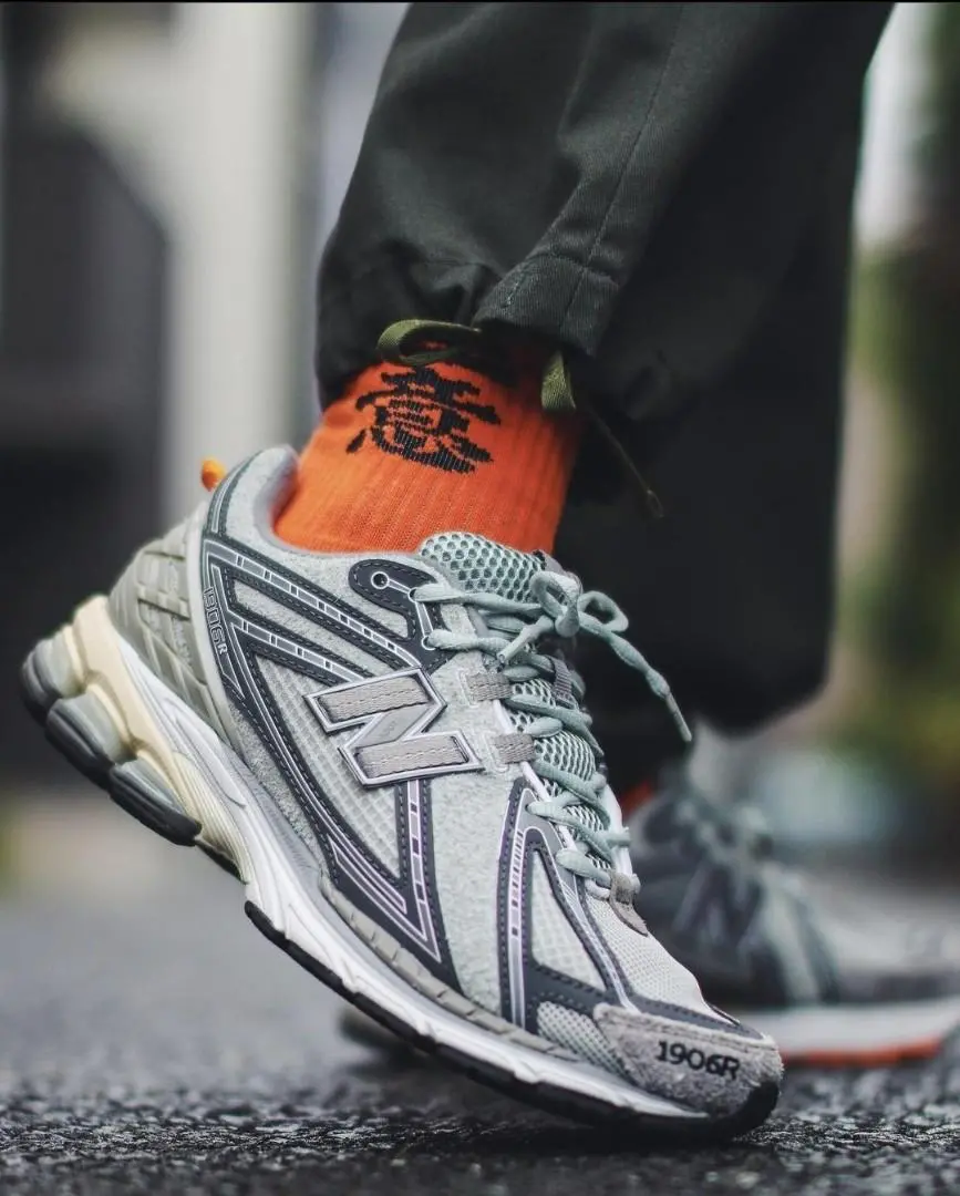 Giày New Balance INVINCIBLE x N.HOOLYWOOD x 1906R 'Grey Swan' M1906RNI - Ảnh 5