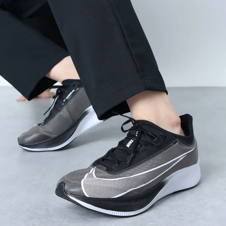 Alternative view of Giày Nike Zoom Fly 3 'Black White' AT8240-007