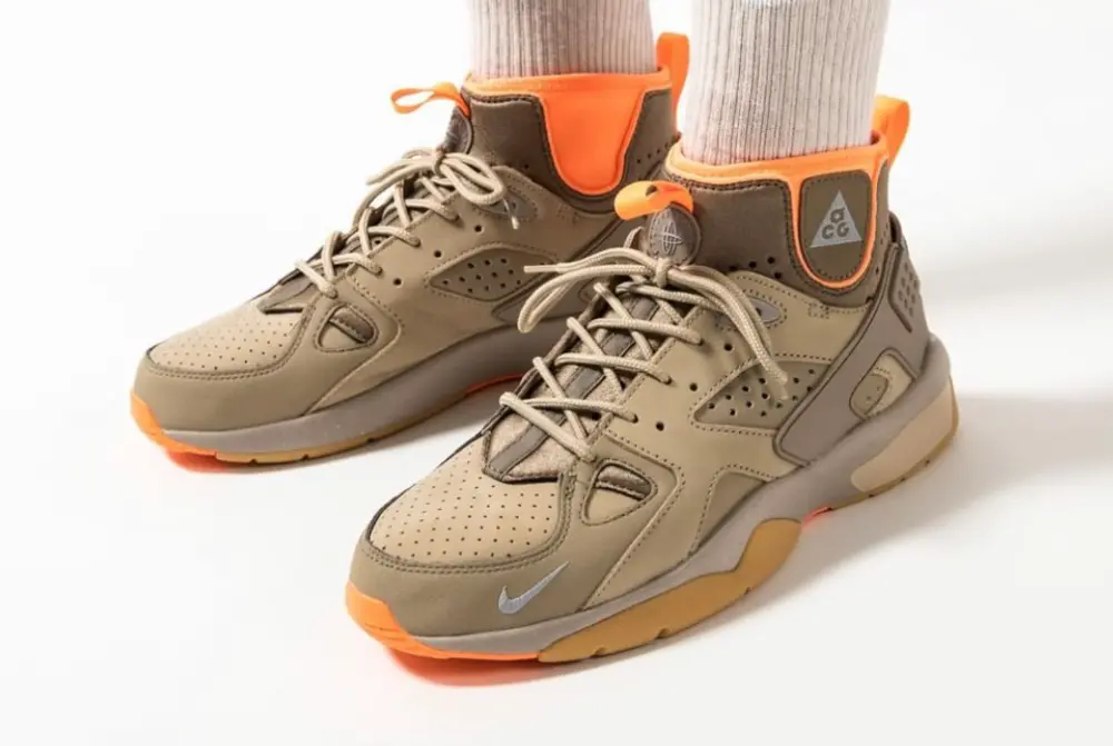 Alternative view of Giày Nike ACG Air Mowabb 'Limestone' DM0840-200