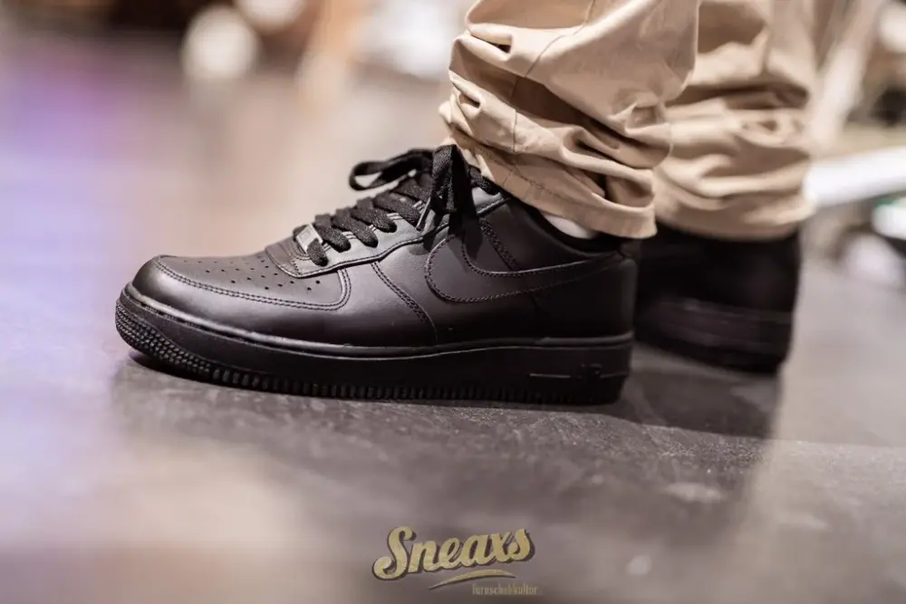 Giày Nike Air Force 1 Low 'Triple Black' 315122-001 - Ảnh 5