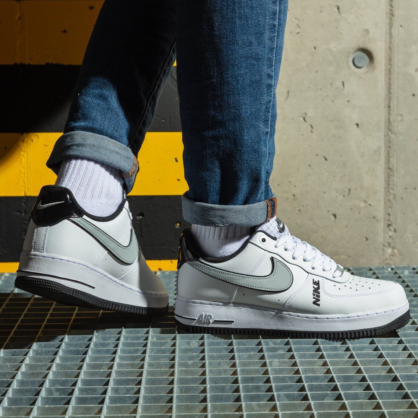 Giày Nike Air Force 1 '07 LV8 'White Wolf Grey' DC8873-101 - Ảnh 4