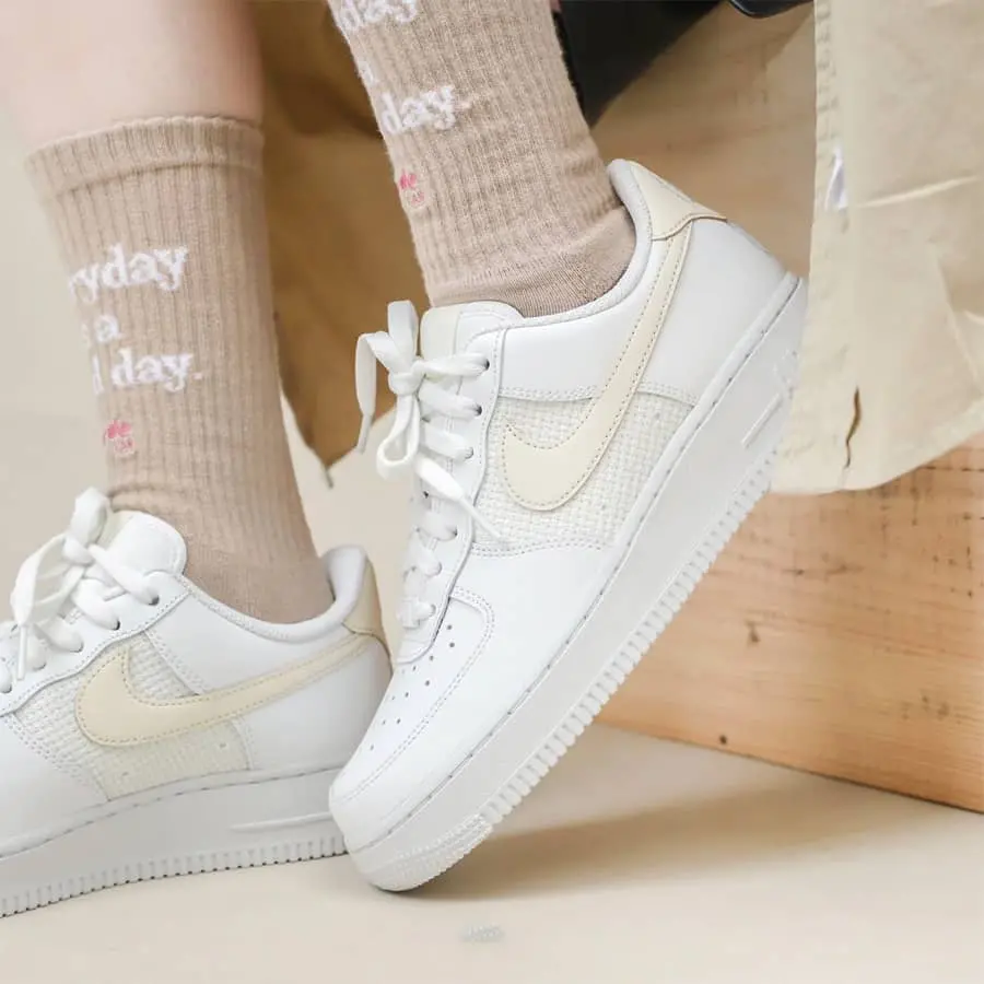 Alternative view of Giày Nike Air Force 1 Low 'Grey' DJ9945-100
