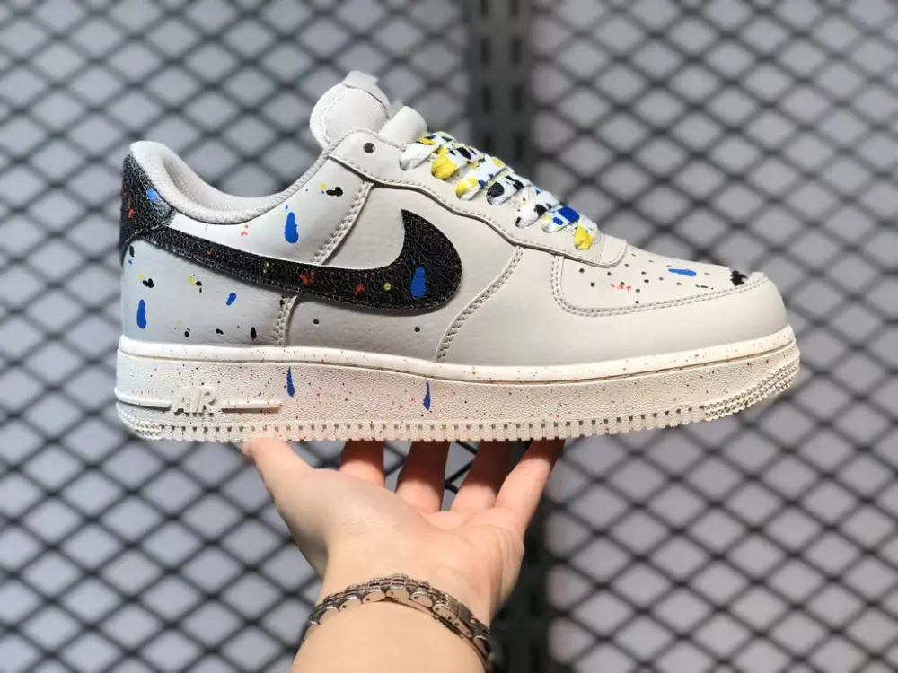 Alternative view of Giày Nike Air Force 1 '07 LV8 'Paint Splatter Light Bone' CZ0339-001