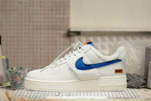 Alternative view of Giày Nike Air Force 1 '07 'Sherpa Fleece' DO6680-100