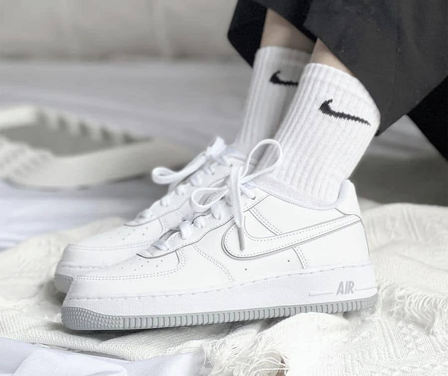 Giày Nike Air Force 1 Low GS 'White Wolf Grey' DX5805-100 - Ảnh 3