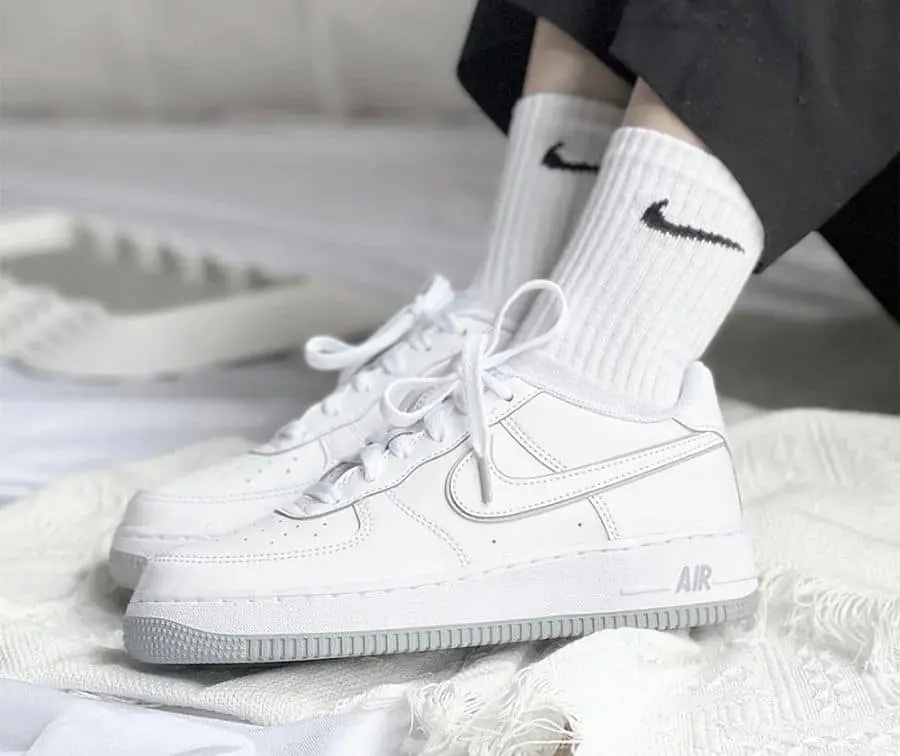 Giày Nike Air Force 1 Low GS 'White Wolf Grey' DX5805-100 - Ảnh 3