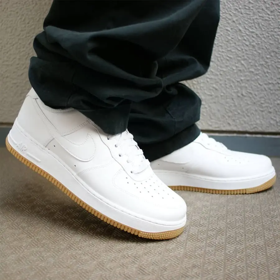 Alternative view of Giày Nike Air Force 1 07 'White Gum Light Brown' DJ2739-100